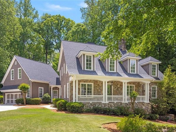 1863 Baynham Drive , Dunwoody, GA 30338