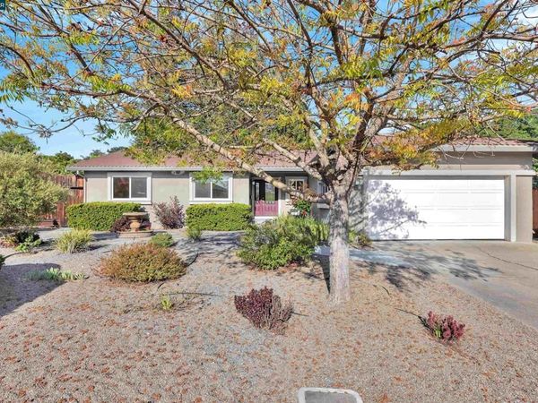1177 Rainbow Dr, Martinez, CA 94553