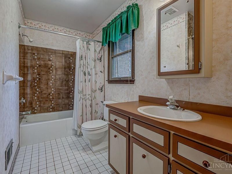 6215 Daleview Road, Cincinnati, OH 45247 Photo 28