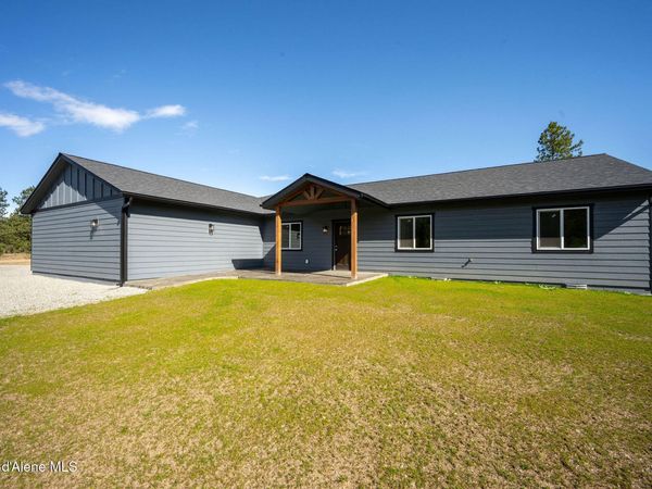 55 Flattery LN, Blanchard, ID 83804