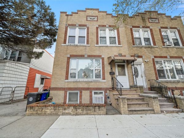 68-40 78th Street , Middle Village, NY 11379