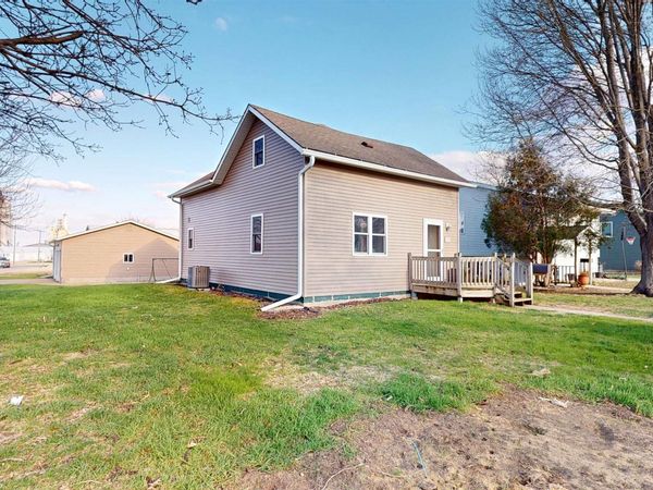 101 Benson St, Alta, IA 51002