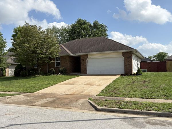 3242 W McClernon Street , Springfield, MO 65803