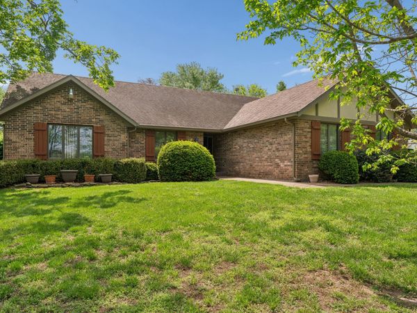4018 W Dover Street , Springfield, MO 65802