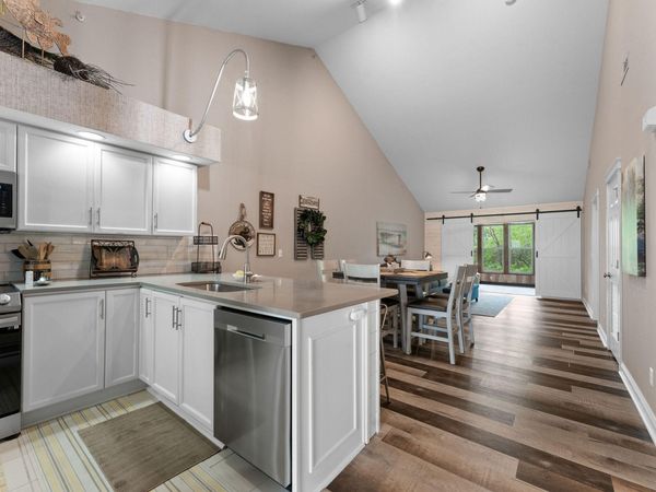 225 Lower Emerald Bay Circle , Unit 17, Hollister, MO 65672