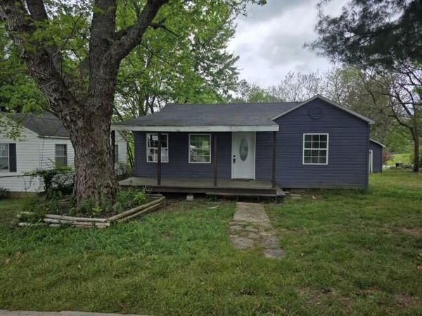 914 N Spruce Street , Harrison, AR 72601