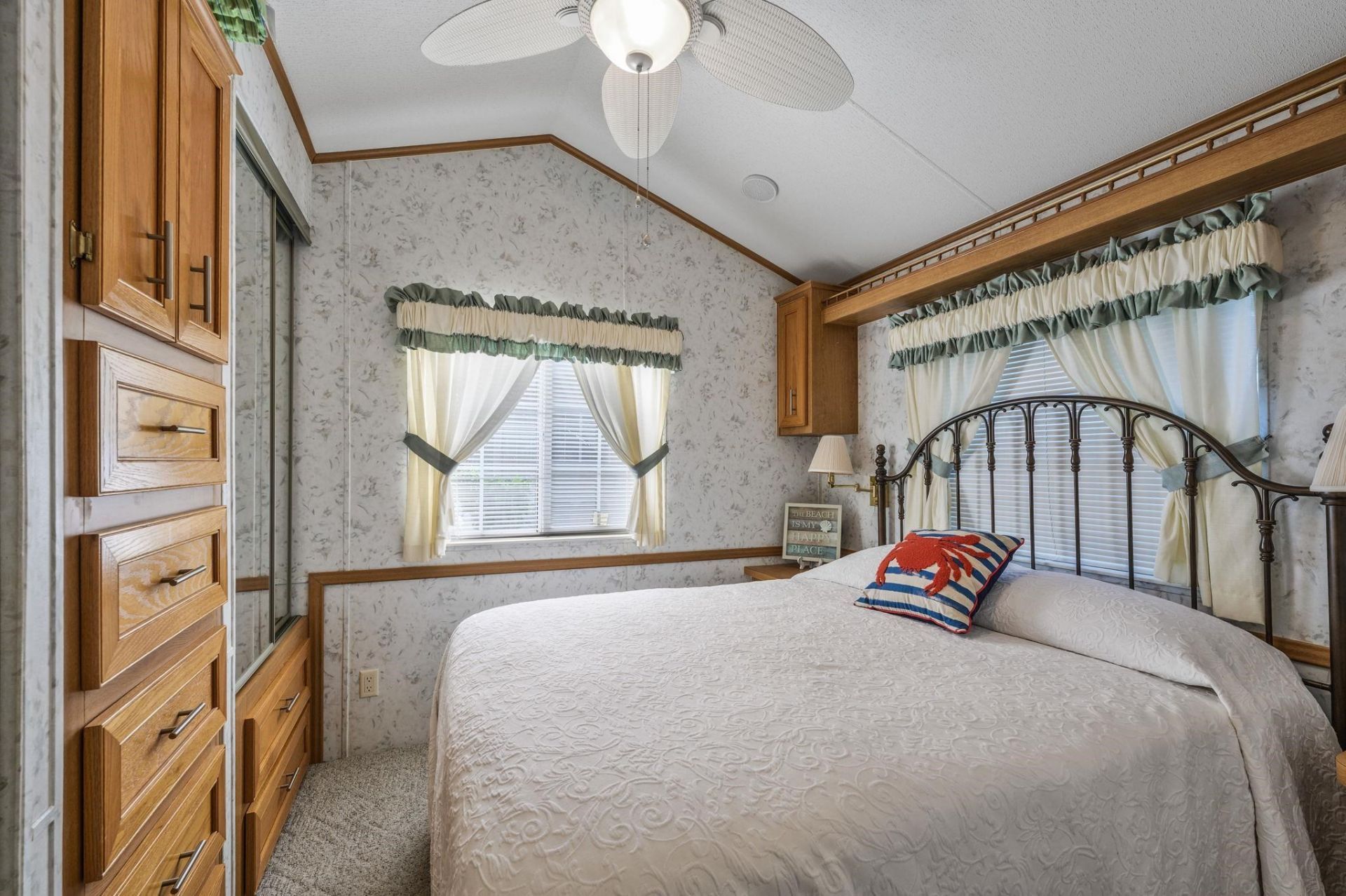 5400 Little River Neck Rd. Photo 13