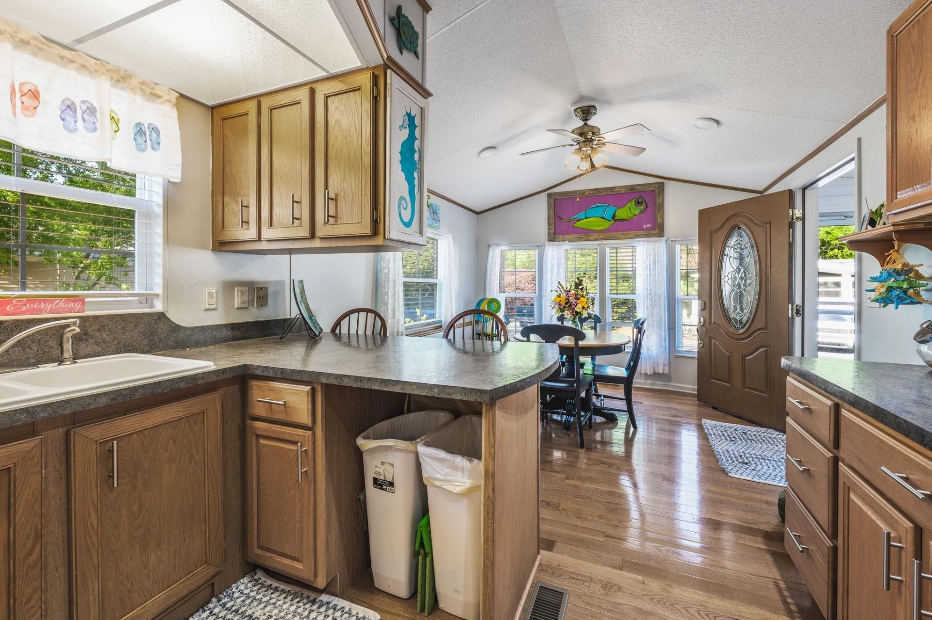 5400 Little River Neck Rd. Photo 9