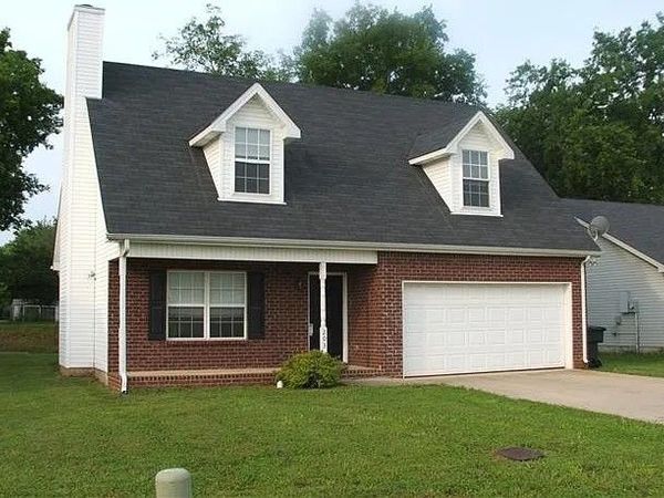 203 Meigs Dr , Murfreesboro, TN 37128