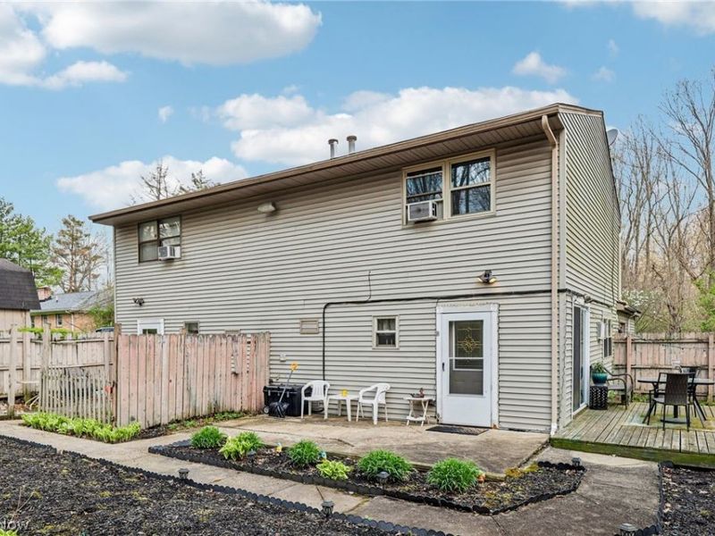 1886 James B Drive, Mc Donald, OH 44437 Photo 12