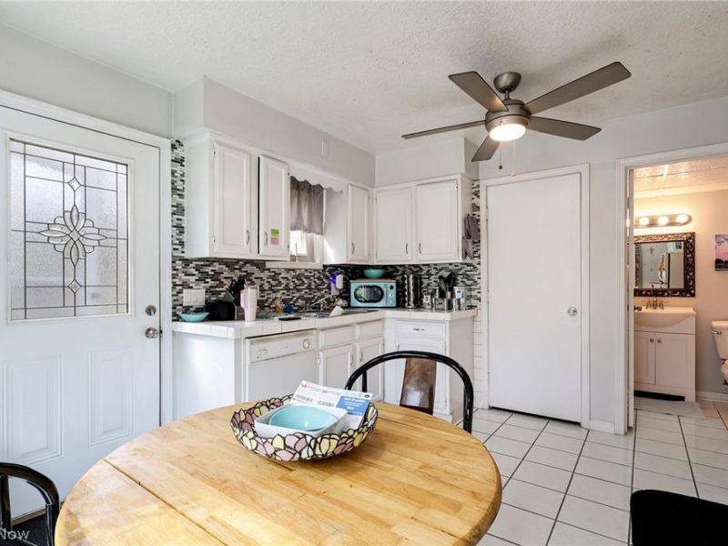 1886 James B Drive, Mc Donald, OH 44437 Photo 12