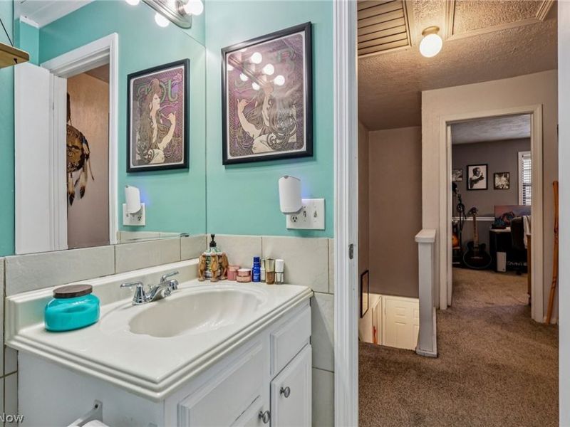 1886 James B Drive, Mc Donald, OH 44437 Photo 19