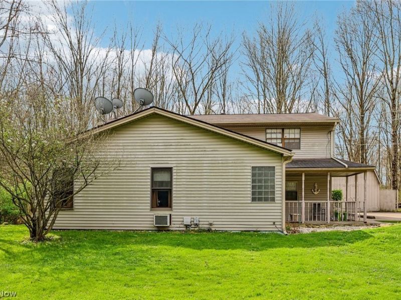 1886 James B Drive, Mc Donald, OH 44437 Photo 2