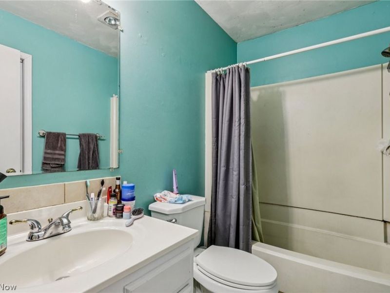 1886 James B Drive, Mc Donald, OH 44437 Photo 28