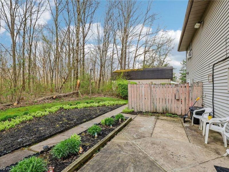 1886 James B Drive, Mc Donald, OH 44437 Photo 31