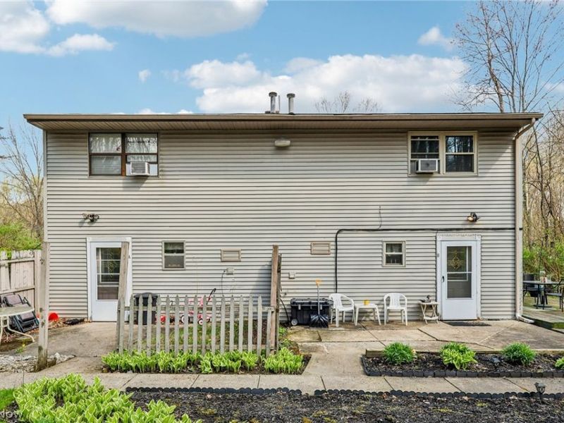 1886 James B Drive, Mc Donald, OH 44437 Photo 32