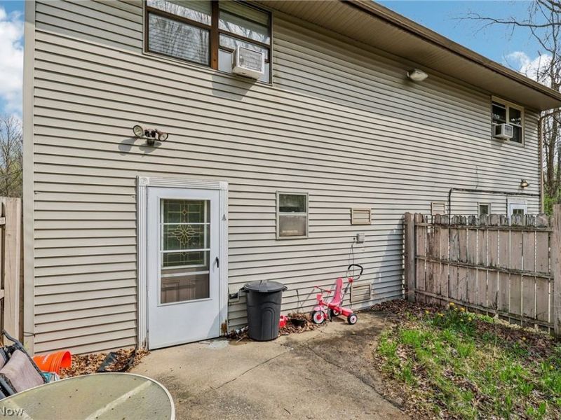 1886 James B Drive, Mc Donald, OH 44437 Photo 34