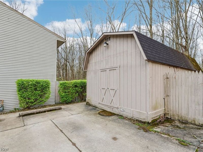 1886 James B Drive, Mc Donald, OH 44437 Photo 5