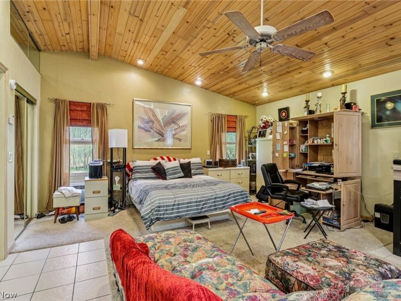 1886 James B Drive, Mc Donald, OH 44437 Photo 8