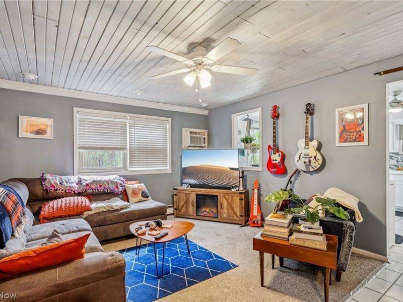 1886 James B Drive, Mc Donald, OH 44437 Photo 9