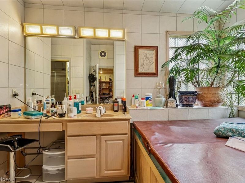 1886 James B Drive, Mc Donald, OH 44437 Photo 9