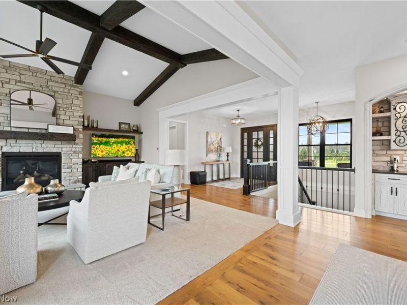 298 Blakeslee Boulevard, Medina, OH 44256 Photo 7