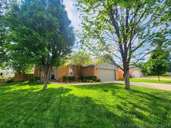 11701 S Forest Court , Jenks, OK 74037