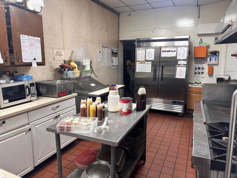 120 W Madison Street, Gibsonburg, OH 43431 Photo 12