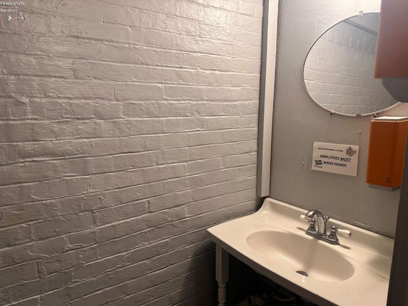 120 W Madison Street, Gibsonburg, OH 43431 Photo 14