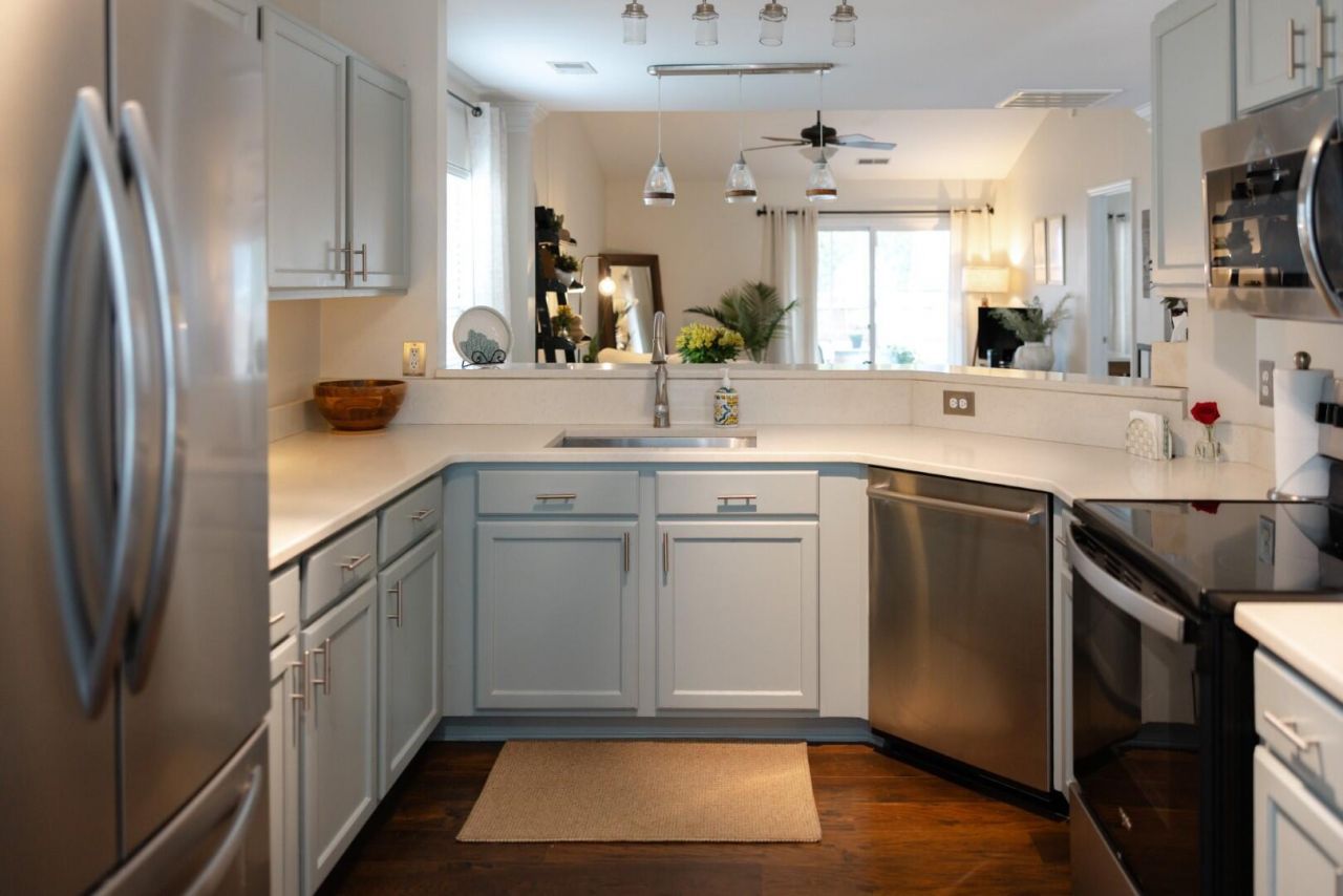 7335 Suncatcher Drive Photo 9