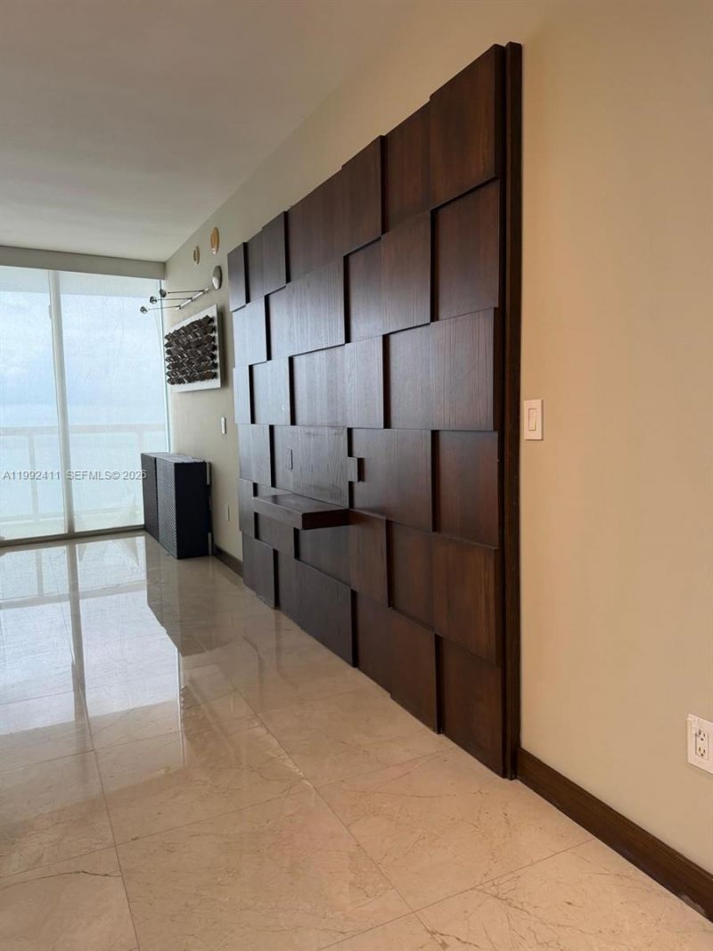 465 Brickell Ave, Unit 5605, Miami, FL 33131 Photo