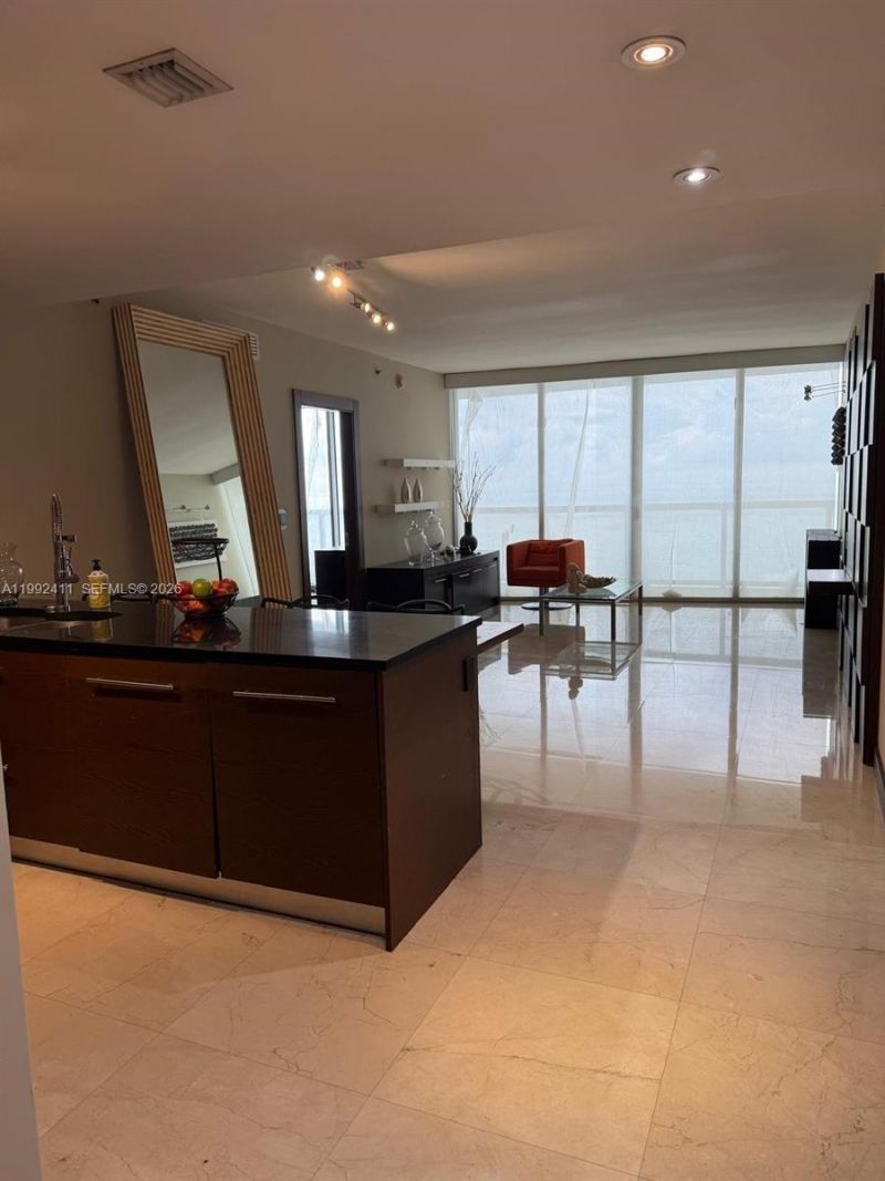 465 Brickell Ave, Unit 5605, Miami, FL 33131 Photo