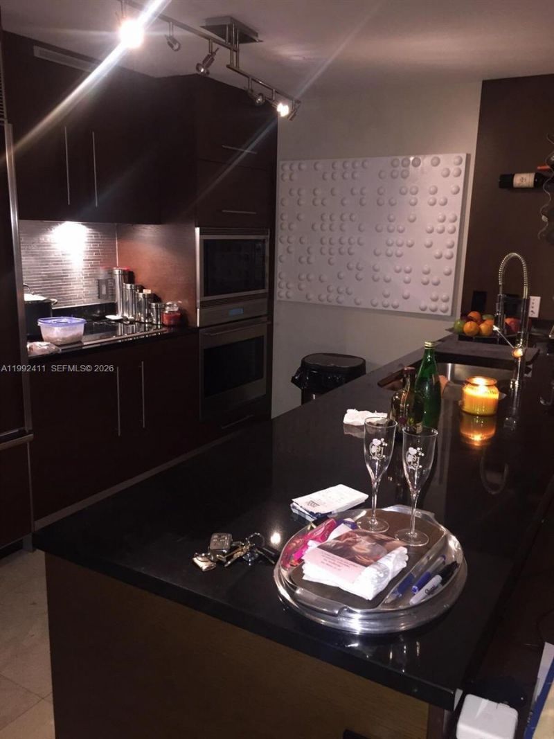 465 Brickell Ave, Unit 5605, Miami, FL 33131 Photo