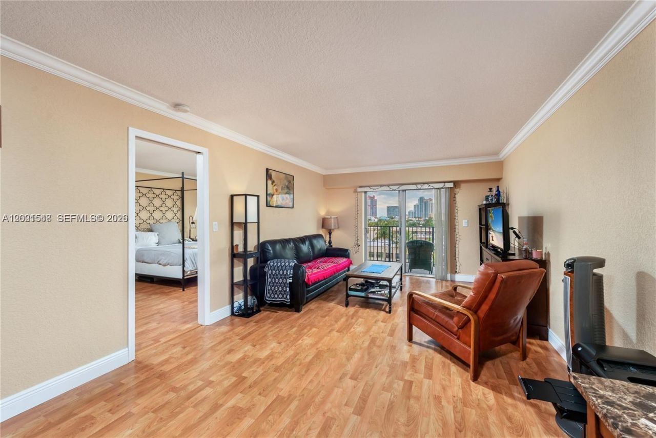 1000 Michigan Ave , Unit 704, Miami Beach, FL 33139 Photo