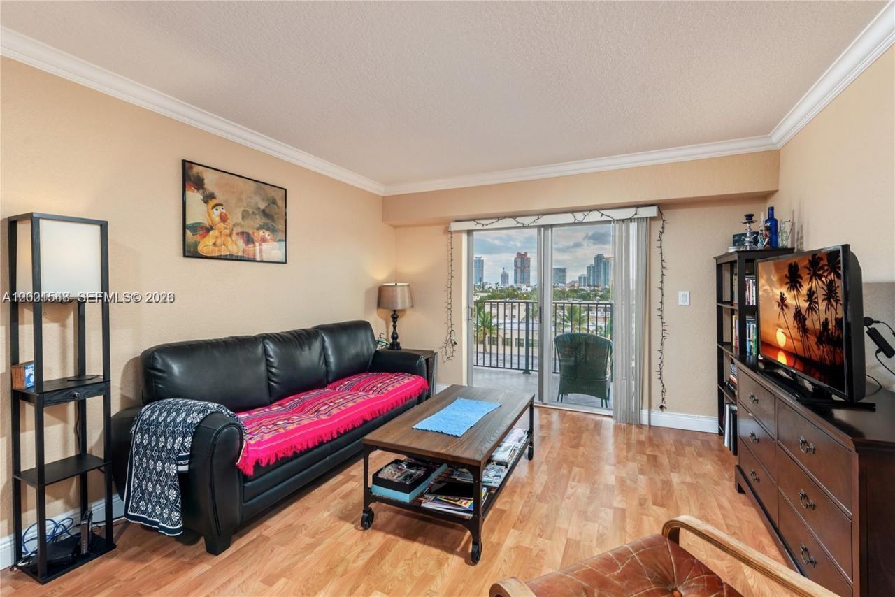 1000 Michigan Ave , Unit 704, Miami Beach, FL 33139 Photo