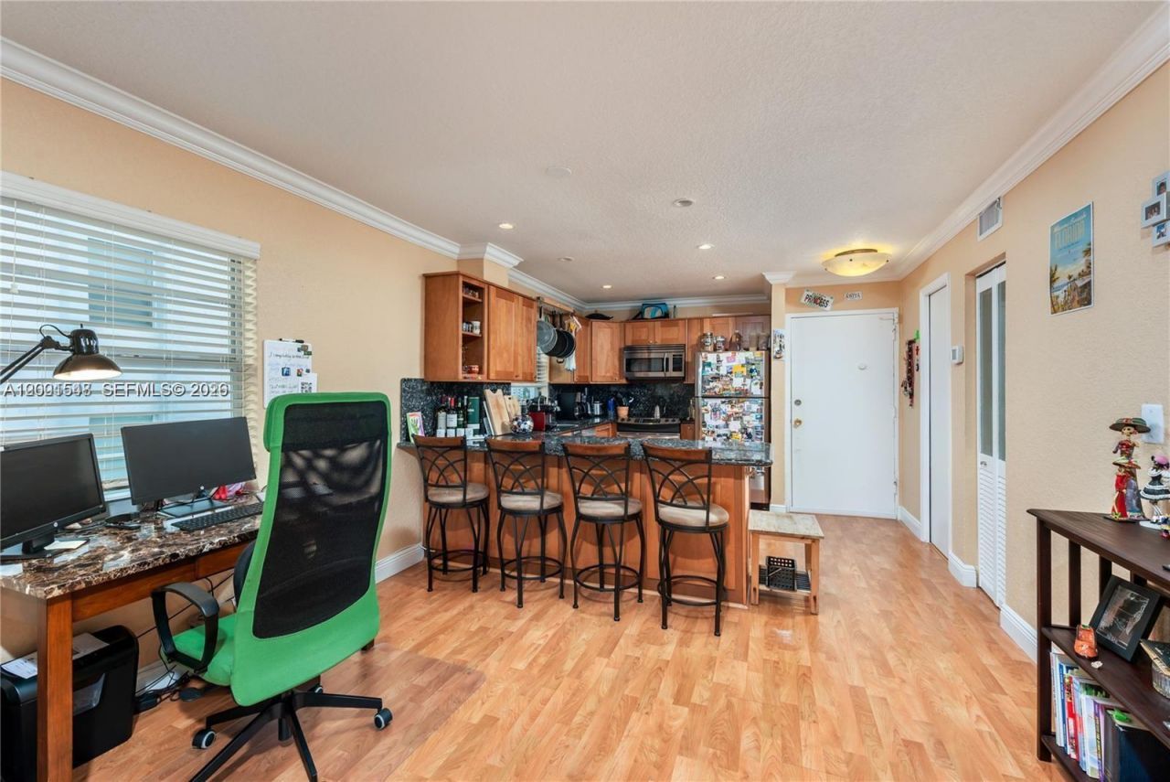 1000 Michigan Ave , Unit 704, Miami Beach, FL 33139 Photo