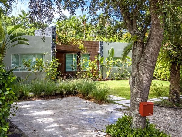 570 NE 52nd Ter , Miami, FL 33137