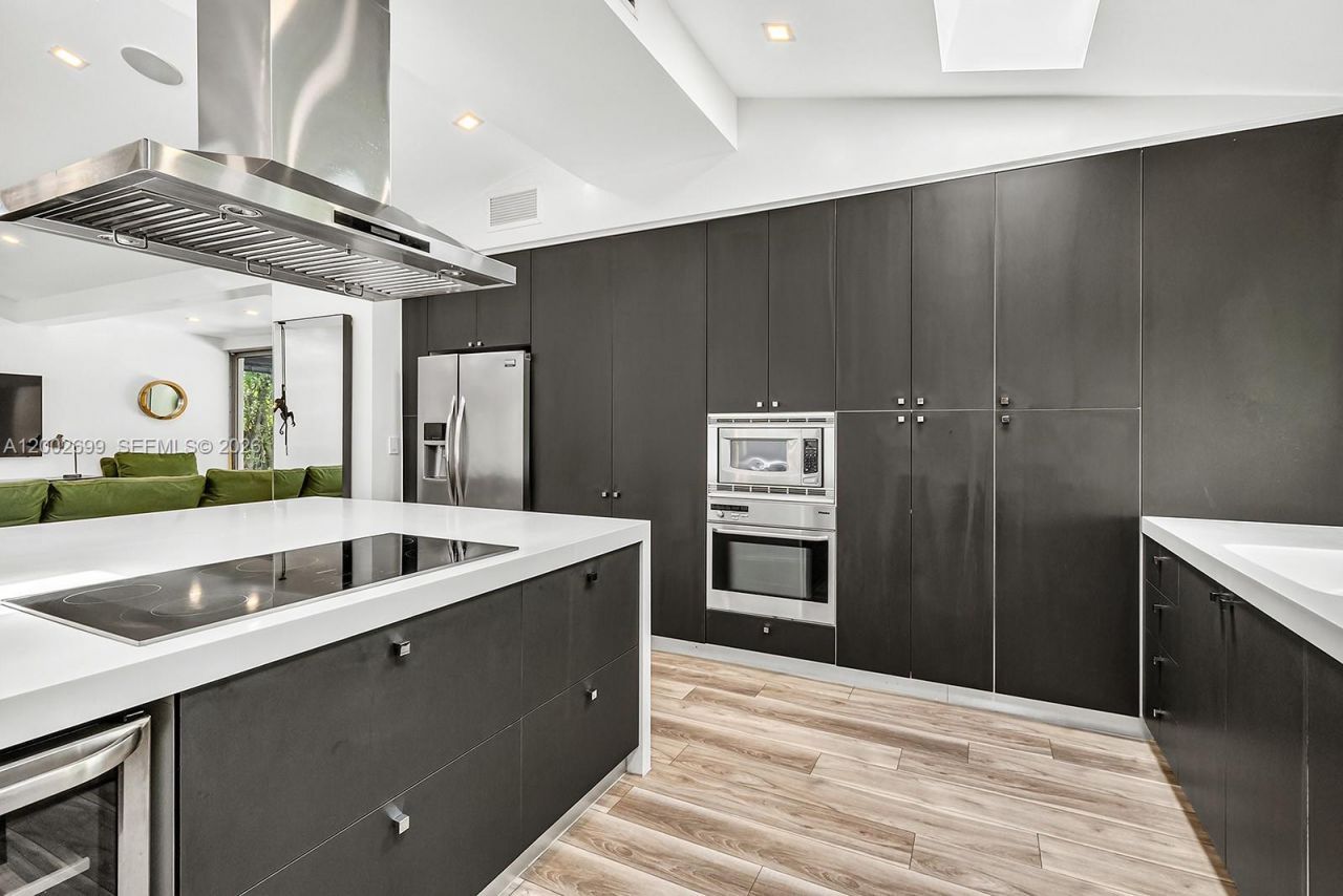 570 NE 52nd Ter, Miami, FL 33137 Photo
