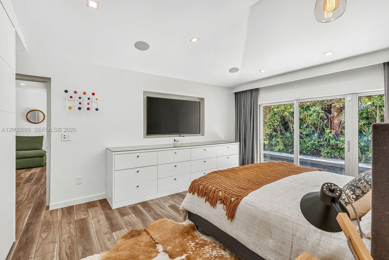 570 NE 52nd Ter, Miami, FL 33137 Photo