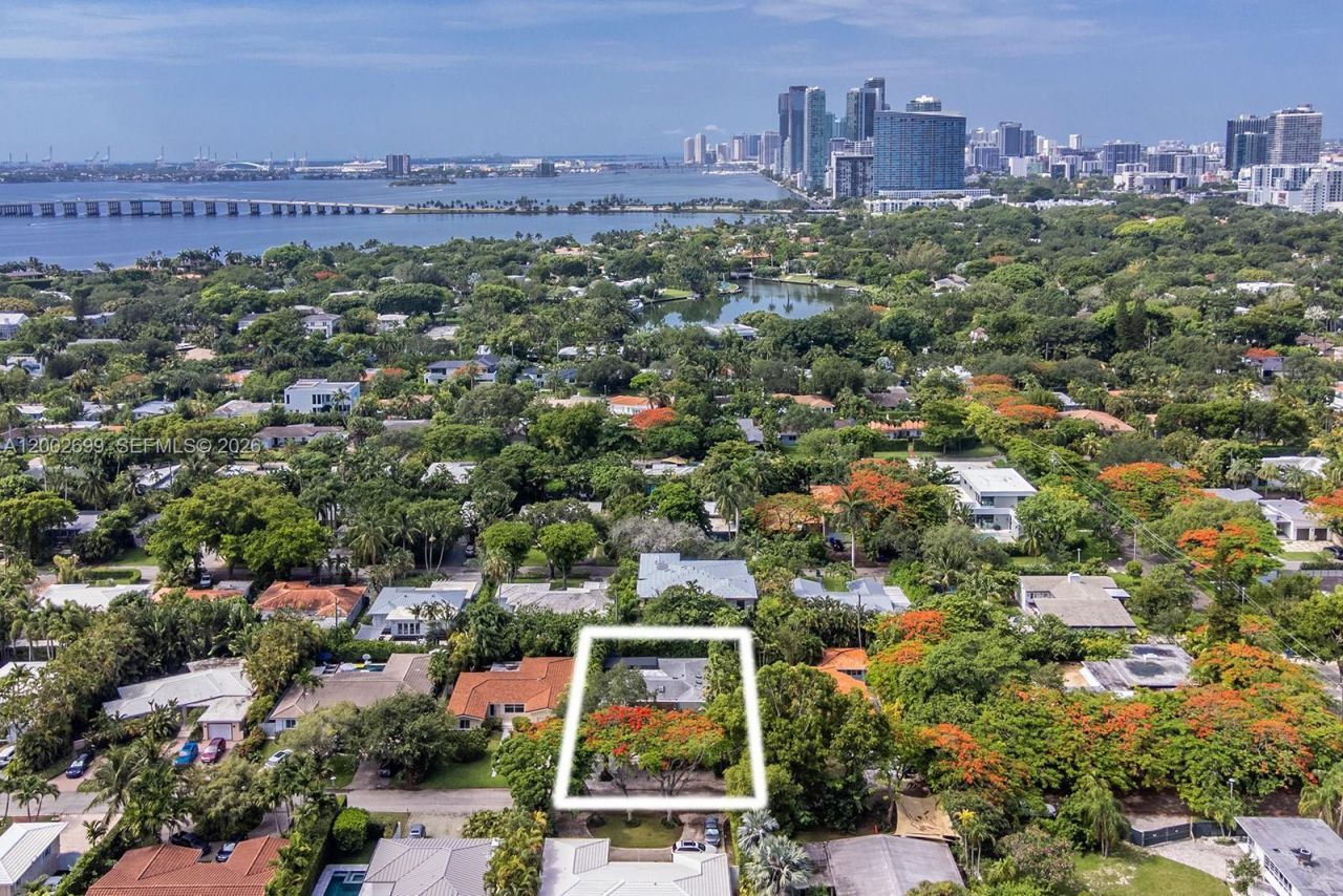 570 NE 52nd Ter, Miami, FL 33137 Photo