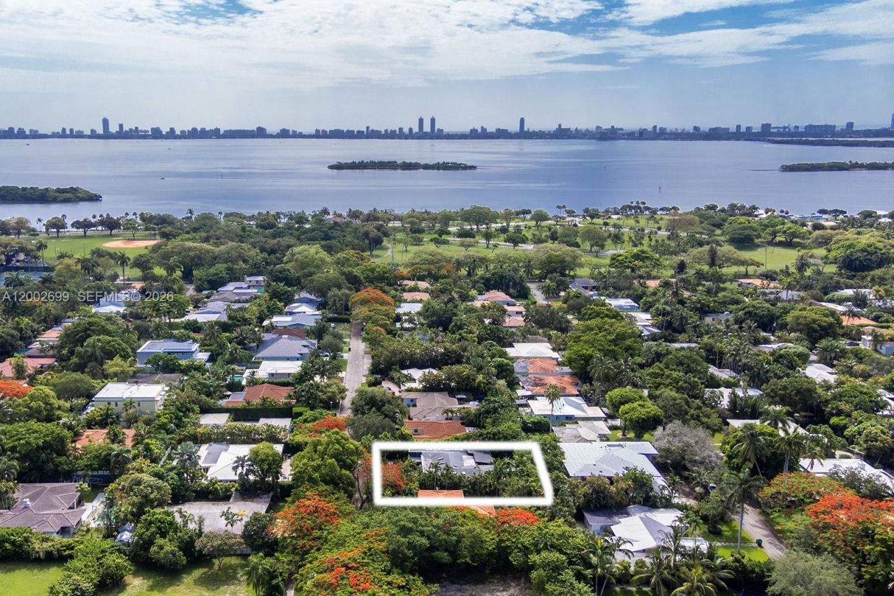 570 NE 52nd Ter, Miami, FL 33137 Photo