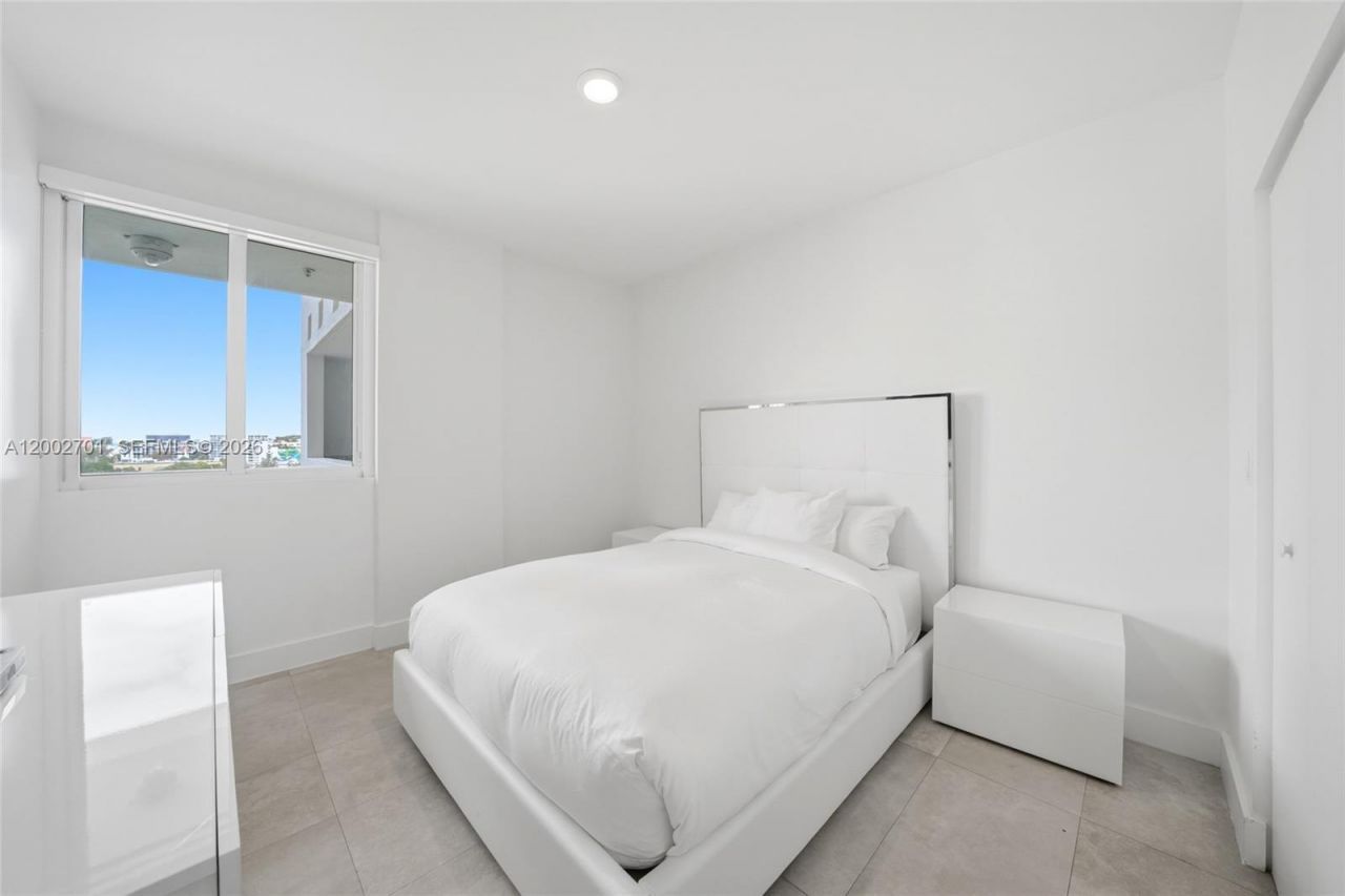 600 NE 27th St , Unit 1002, Miami, FL 33137 Photo