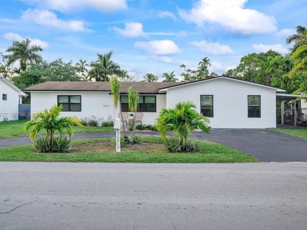 14760 S Spur Dr , Miami, FL 33161