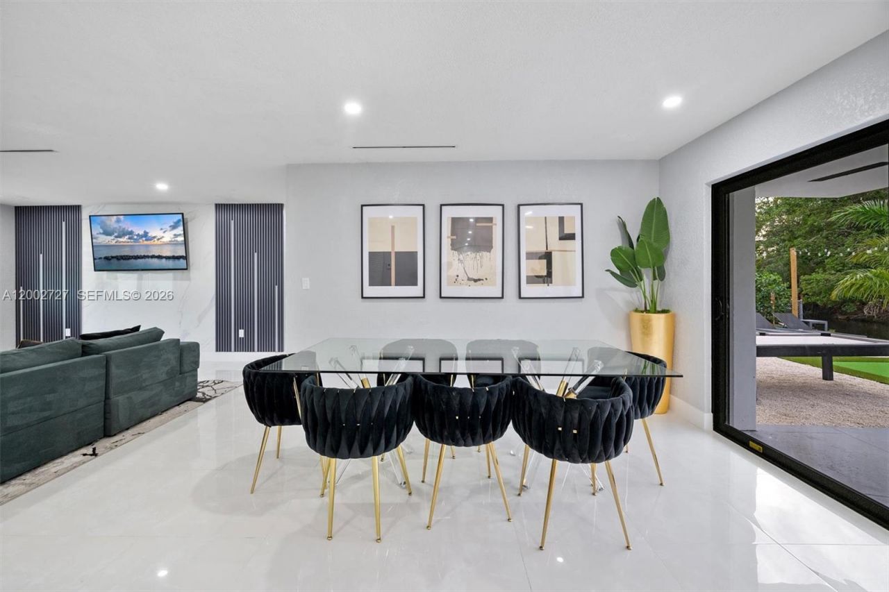 14760 S Spur Dr , Miami, FL 33161 Photo