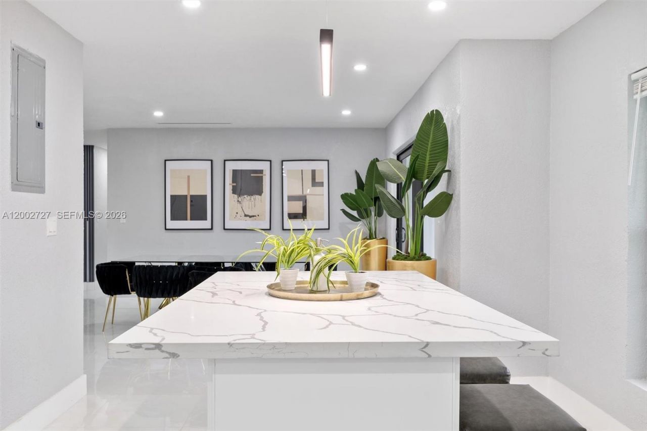 14760 S Spur Dr , Miami, FL 33161 Photo