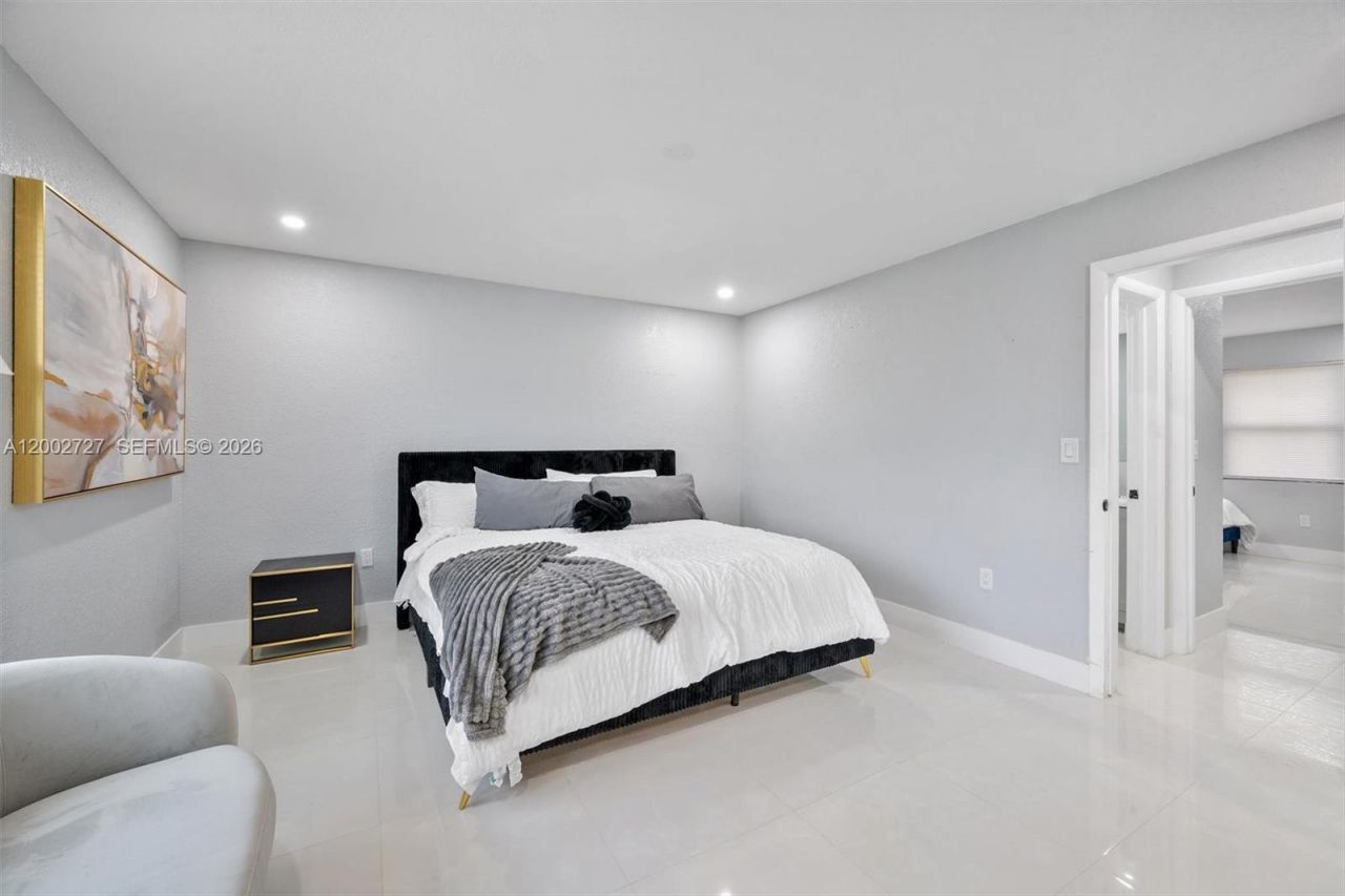 14760 S Spur Dr , Miami, FL 33161 Photo