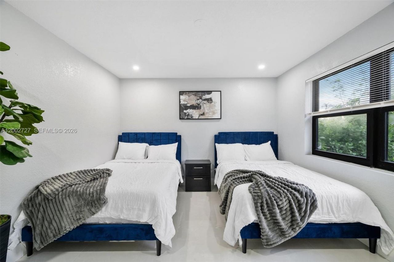 14760 S Spur Dr , Miami, FL 33161 Photo