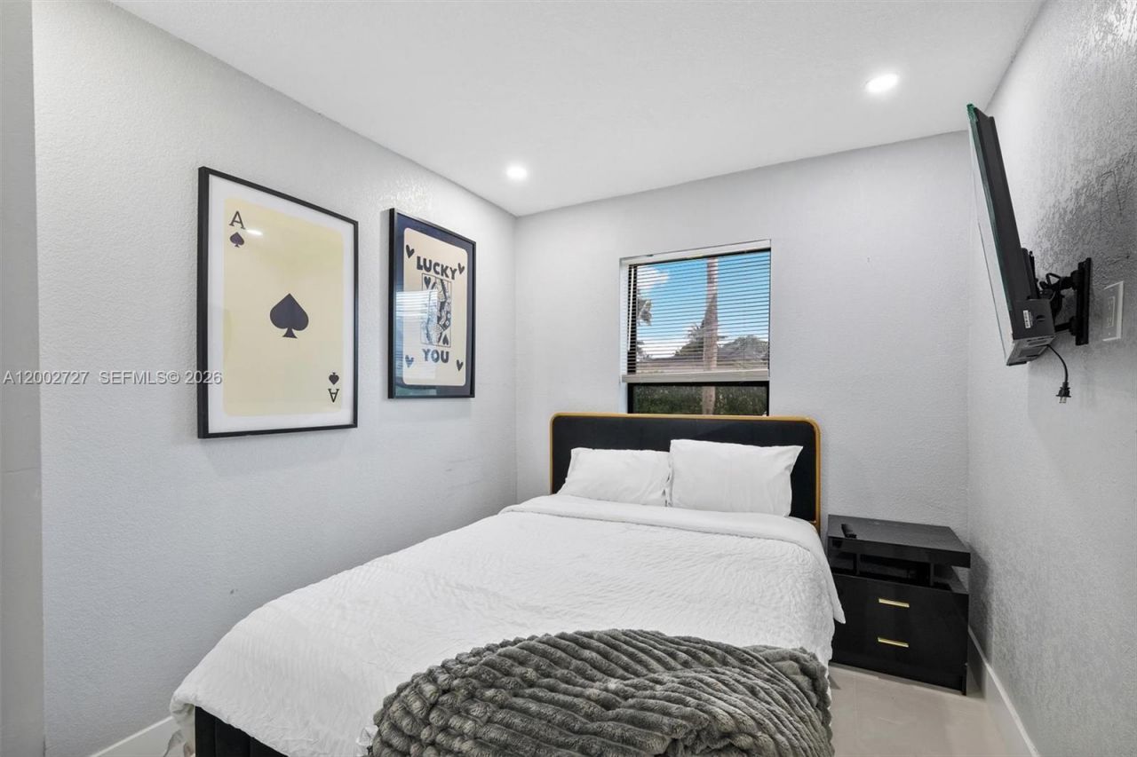 14760 S Spur Dr , Miami, FL 33161 Photo