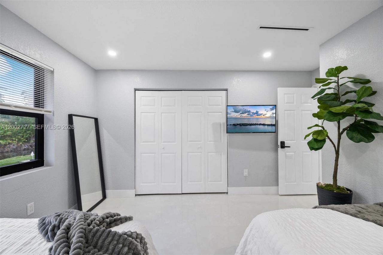 14760 S Spur Dr , Miami, FL 33161 Photo