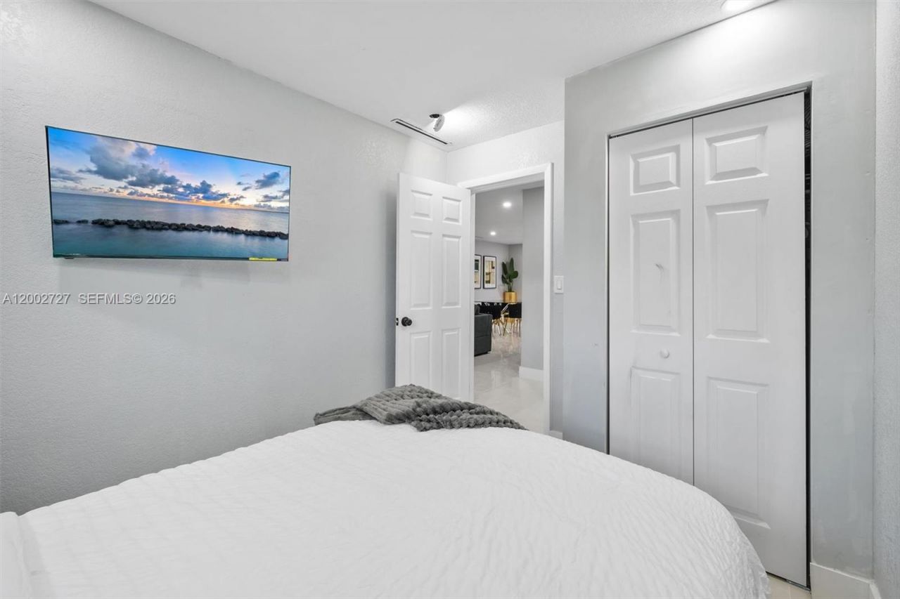 14760 S Spur Dr , Miami, FL 33161 Photo